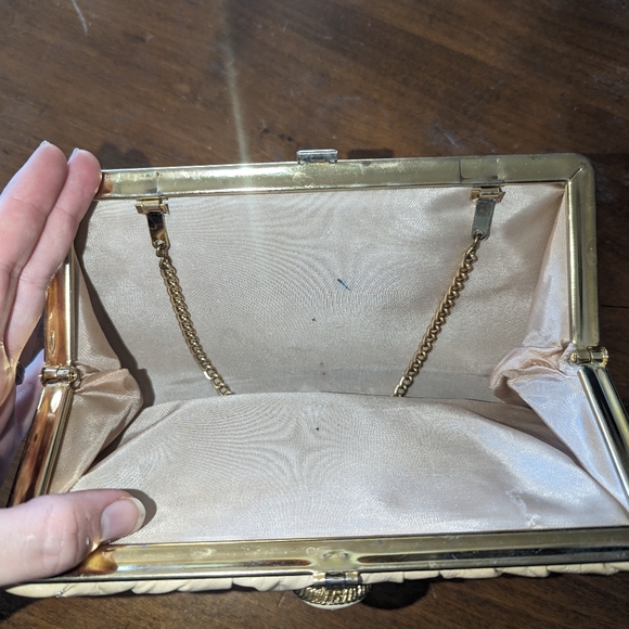 Vintage Clutch with optional Chain Handle! - Picture 6 of 13